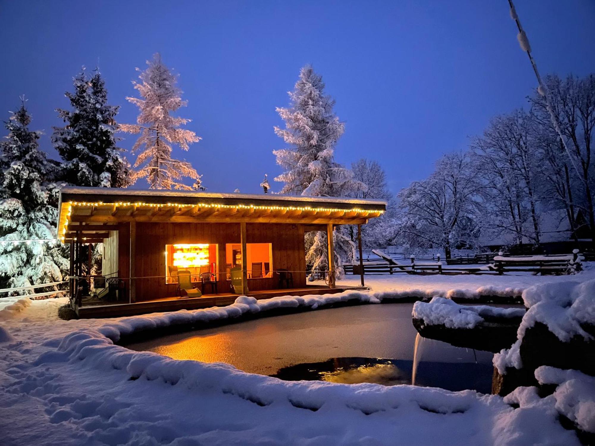 Holiday Raj Villa Bešeňová Esterno foto